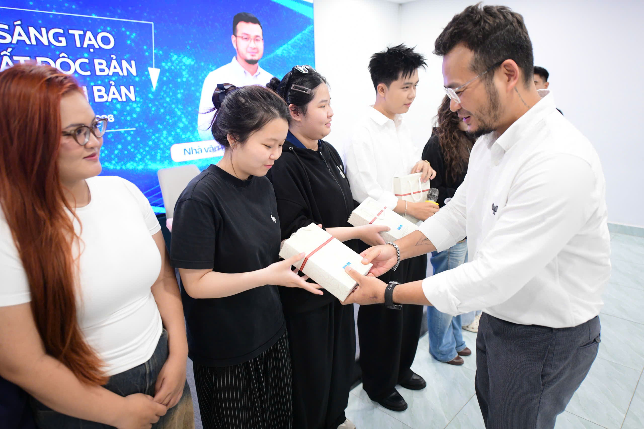 sinh viên Văn Lang - Ảnh 9.