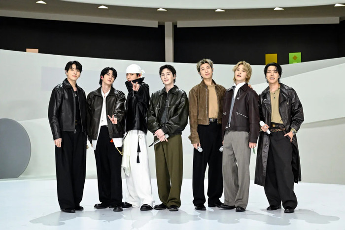 05b35ab9sq1-o9evdnqcf42-70qe632qyq3 Ca khúc bí ẩn không xuất hiện trong album ARIRANG của BTS Ảnh 2