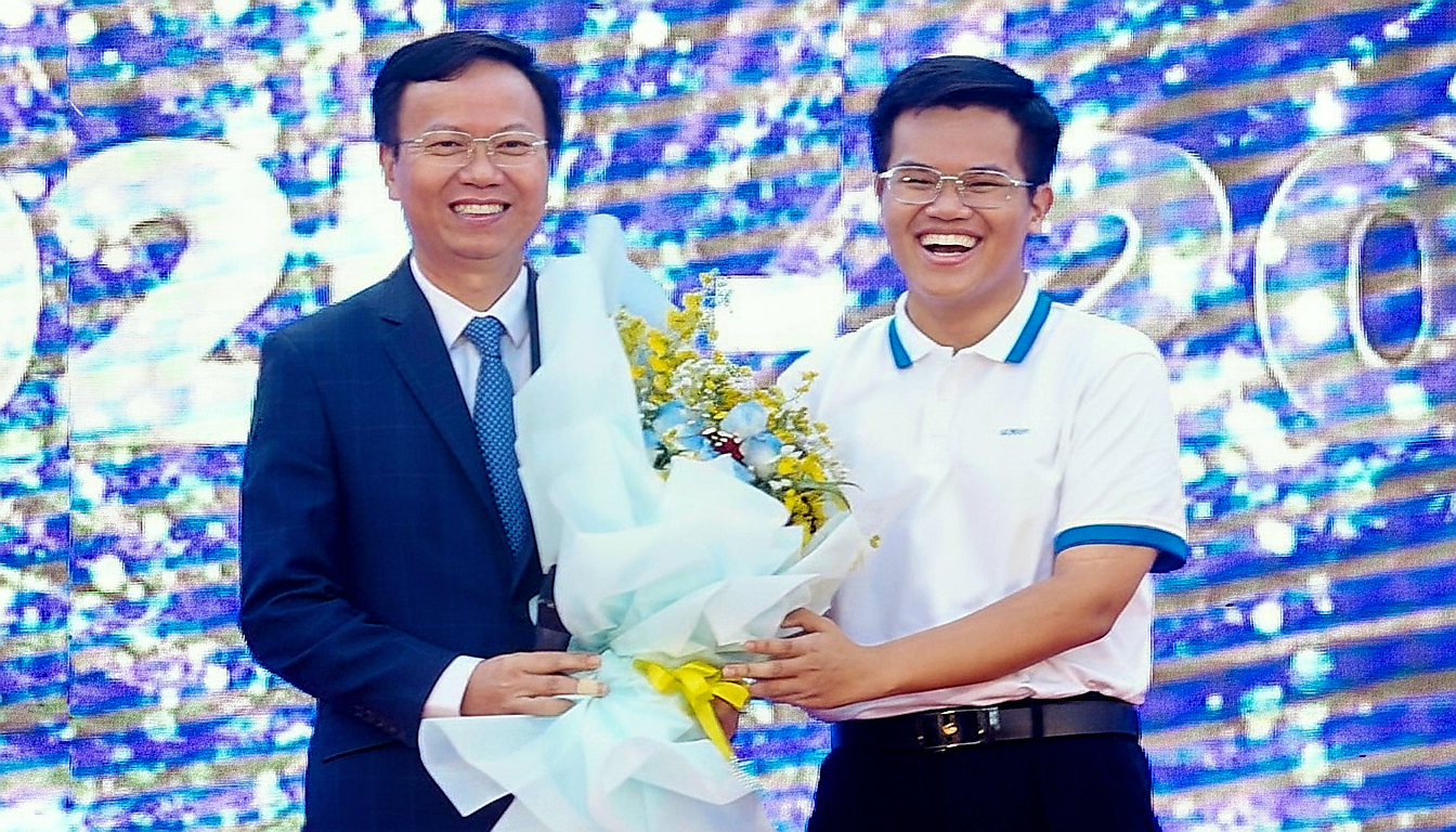 Các thủ khoa thi đánh giá năng lực tiết lộ 'chiến lược vàng' - Ảnh 1.