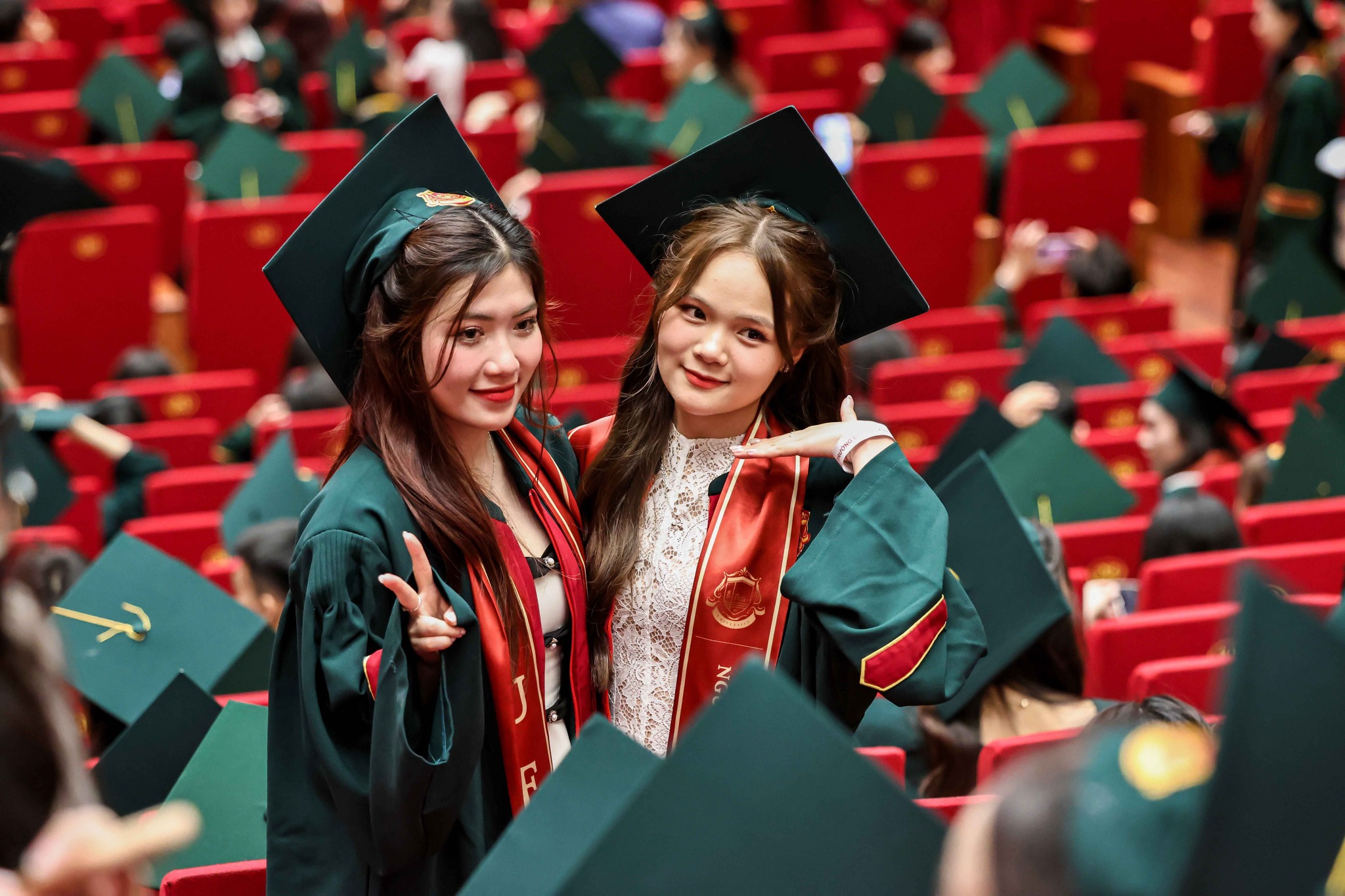 52819548411882996199960503152215986022475720n-17754613351371237454407 Trường đại học Kinh tế - Ảnh 1.