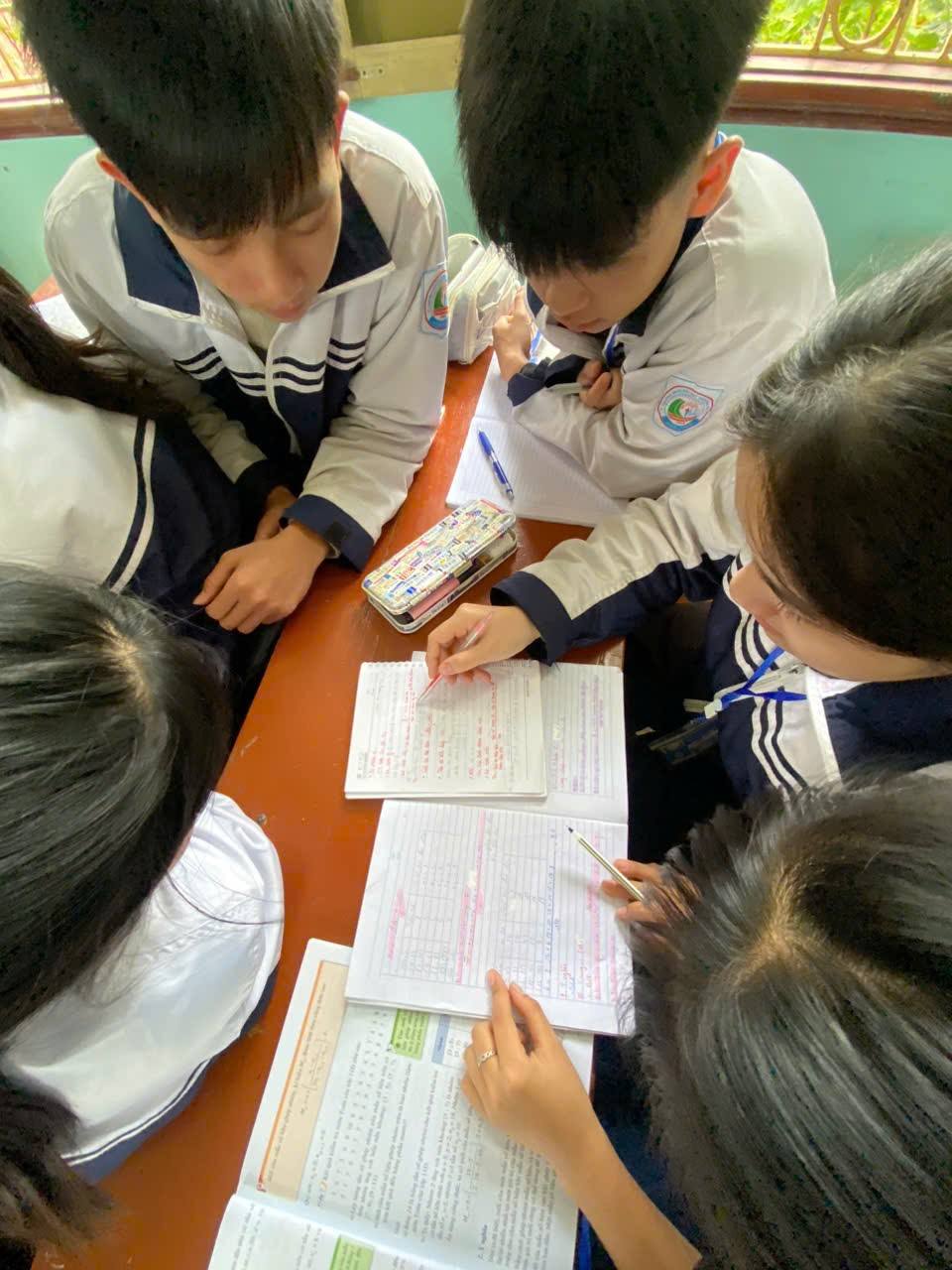 Trường yêu cầu học sinh đăng video tự học công khai lên fanpage: Nên hay không? - Ảnh 4.