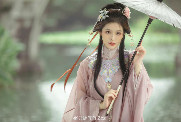 6xgmnuh89v1-4jg6thfs122-igbmhkn8r93 Từ Chẩn Chẩn đăng tin cầu cứu cộng đồng mạng. (Ảnh: Weibo)