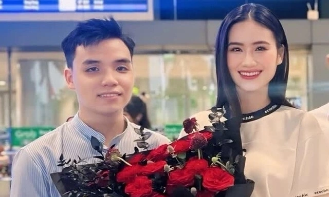 Bạn trai đón Ý Nhi về nước