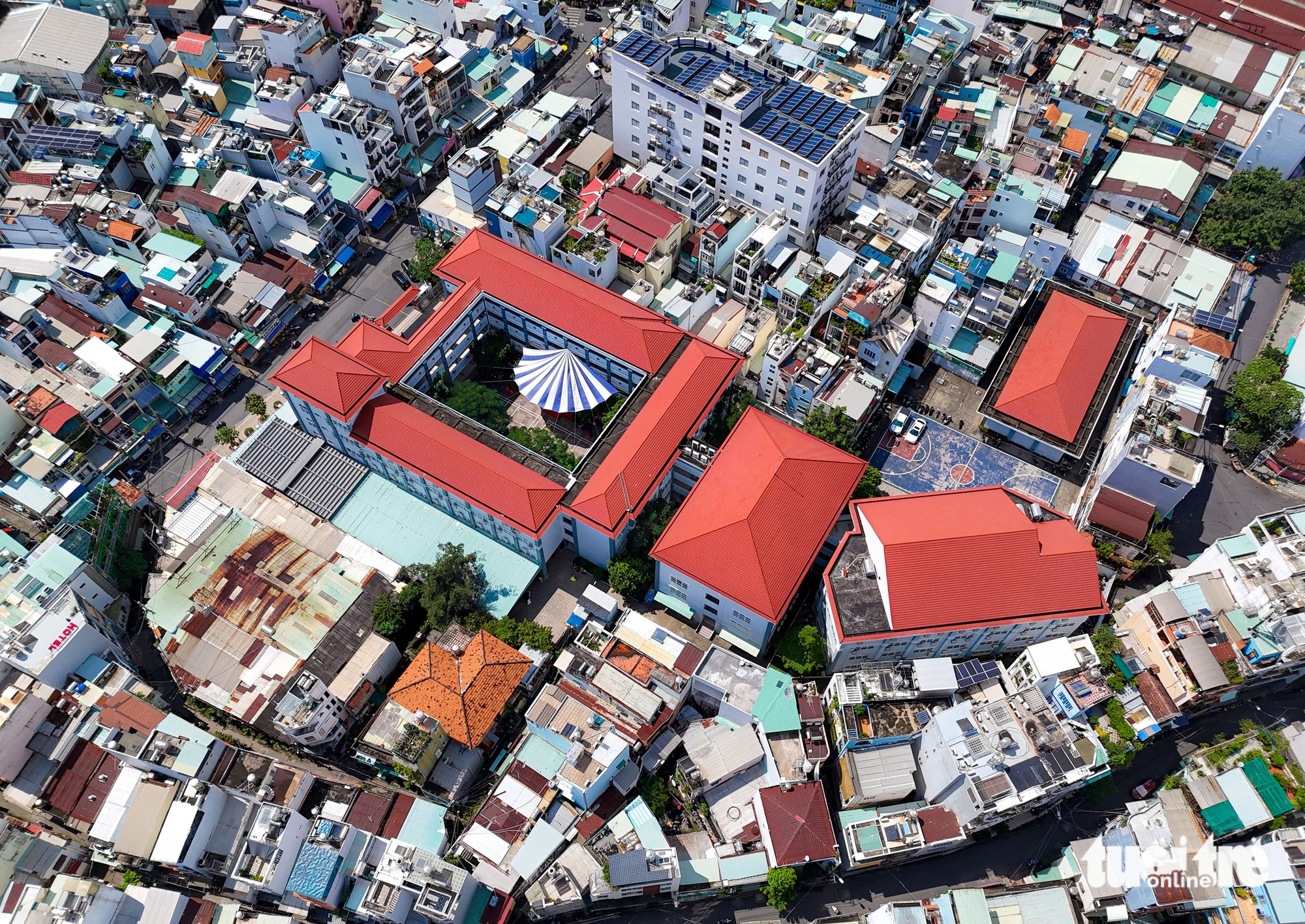 trường học - Ảnh 1.