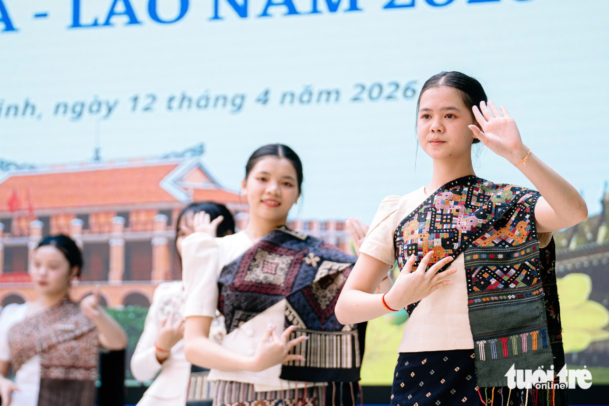 Tết cổ truyền - Ảnh 3.