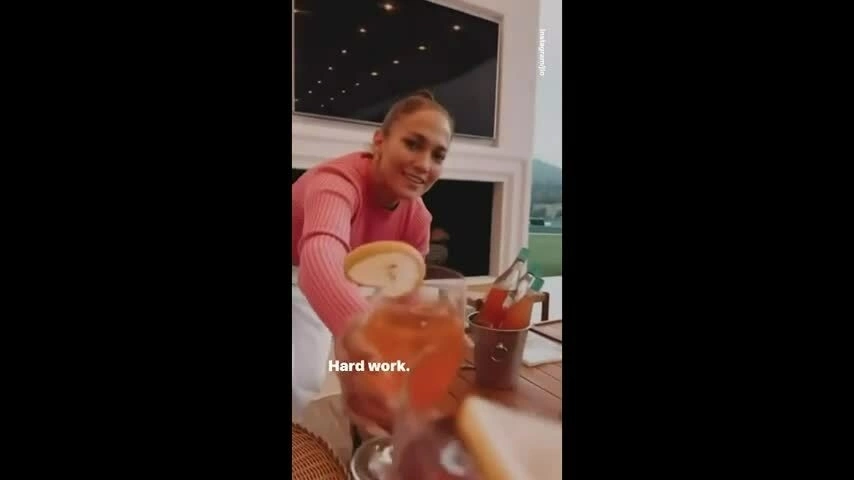 Ben Affleck tặng lại dinh thự 60 triệu USD cho Jennifer Lopez