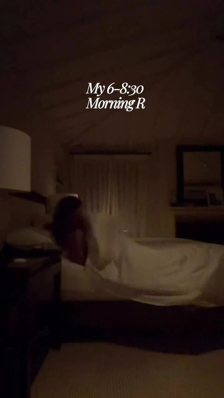 Chu trình làm đẹp hơn 2 tiếng mỗi sáng của Cindy Crawford