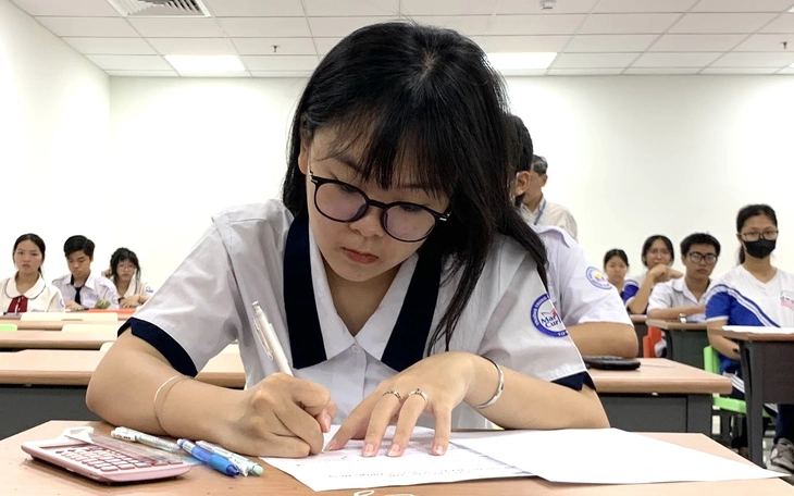 Đi thi đánh giá năng lực: Mang gì để không ‘rớt’ từ cổng? - Ảnh 4.