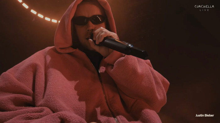 e08d74cd081-nh1lnsvyz42-0zbr1ltkfu3 Justin Bieber chứng minh đẳng cấp siêu sao tại Coachella 2026, tái hợp The Kid Laroi Ảnh 2