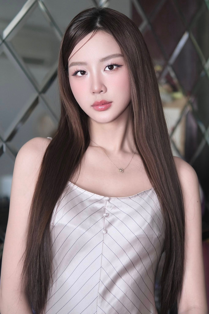 i3hr188x1c1-m38mpg23n32-pinzdff5dp3 Bảo Ngọc sở hữu chiều cao 1m86 và nhan sắc xinh đẹp. Ảnh: FBNV