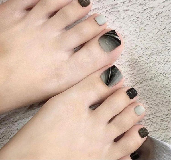 Mẫu móng chân cá tính