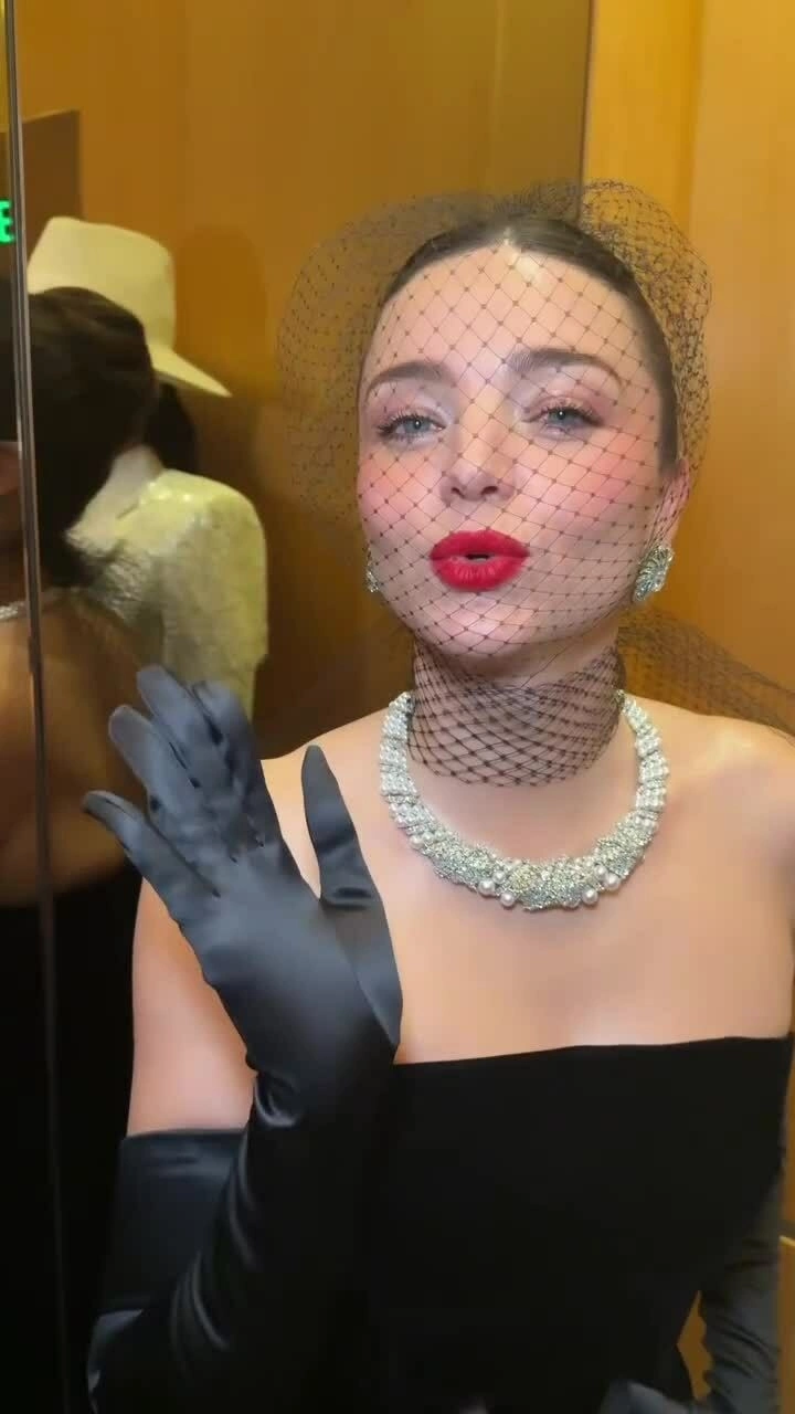 Miranda Kerr tiết lộ cách nuôi dạy 4 con trai với chồng tỷ phú