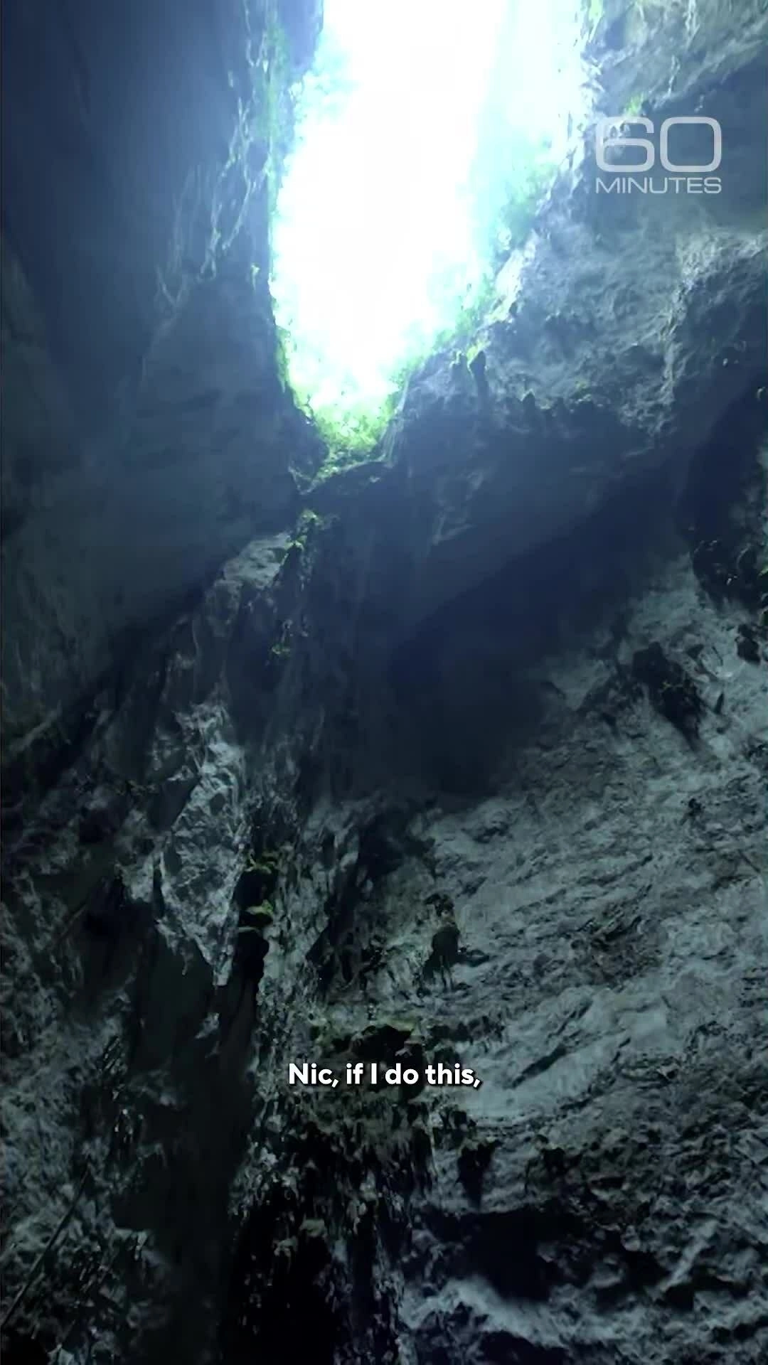 Một đoạn cắt từ thức phim 12 phút quay trong hang Sơn Đoòng