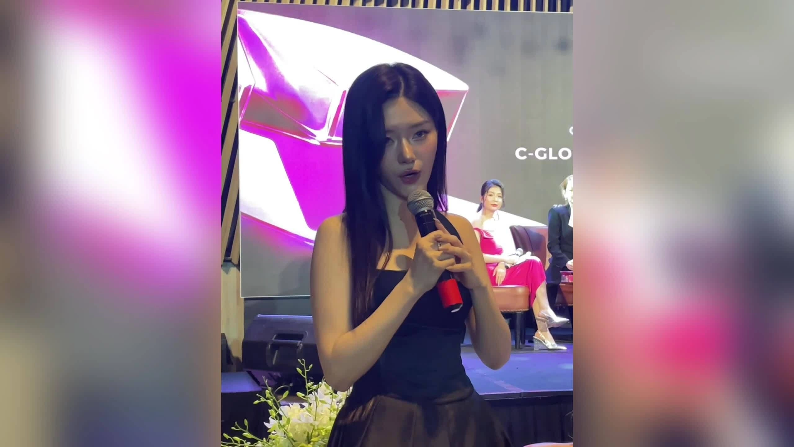 Mỹ nhân 'Đảo thiên đường' Rayeon đầu quân cho công ty của Chi Pu