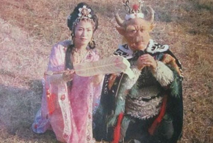 rx99cdsz4a1-fp07buwvz42-e0rcjov0fe3 Ngưu Ma Vương là chồng của Thiết Phiến Công Chúa (Bà La Sát).