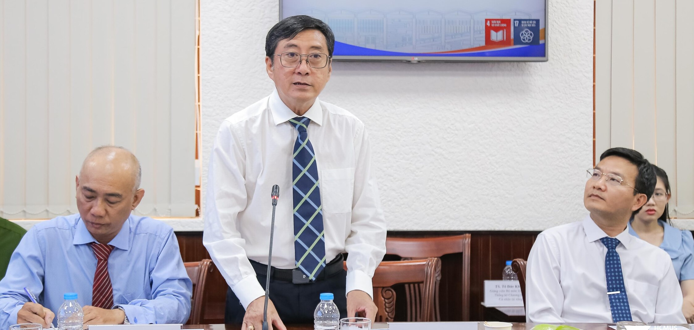 tran-le-quan-17760478117431678994885 Học toán miễn học phí, nhận ‘lương’ tới 15 triệu đồng/tháng tại Trường đại học Khoa học tự nhiên - Ảnh 1.