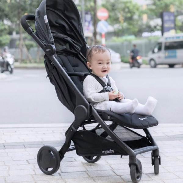 Mua xe đẩy em bé uy tín mang lại nhiều tiện lợi cho ba mẹ