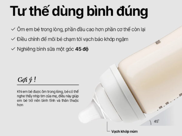 Tư thế dùng bình đúng cho mẹ và bé