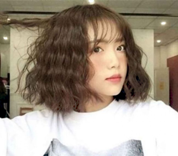 Tóc hippie lọn to che khuyết điểm