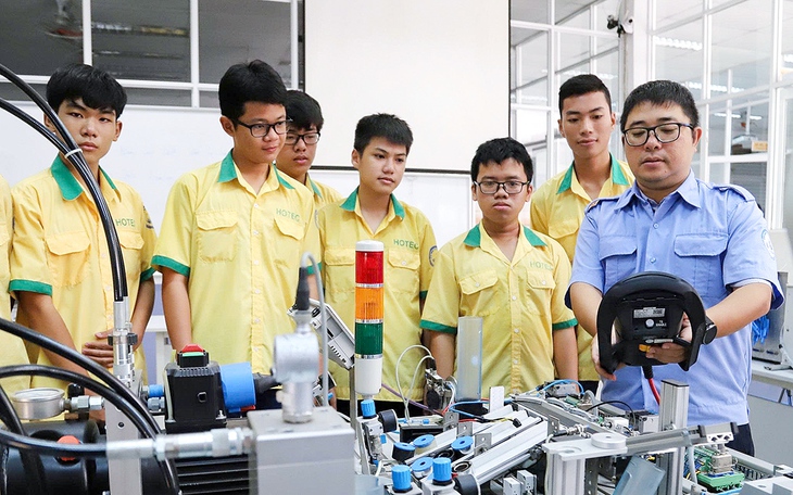 Rộng cửa với cao đẳng, trường nghề - Ảnh 2.